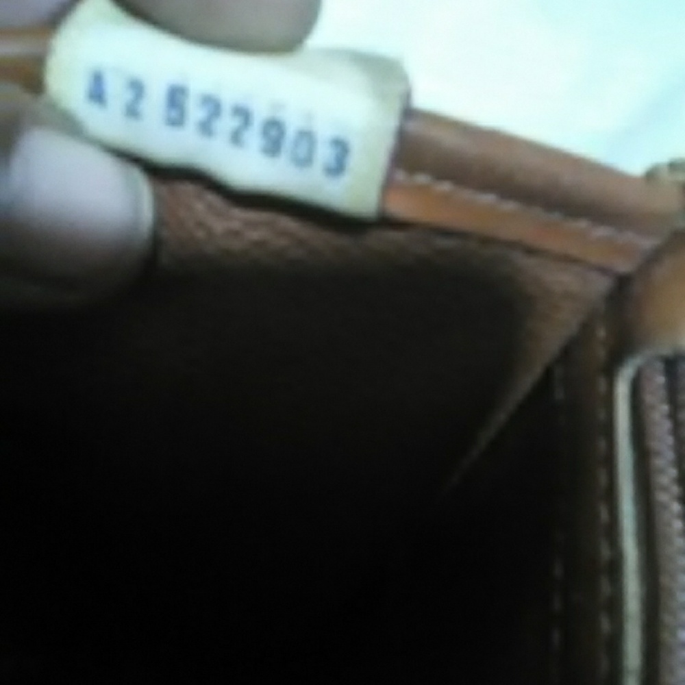 Handbag - Picture 2 of 3